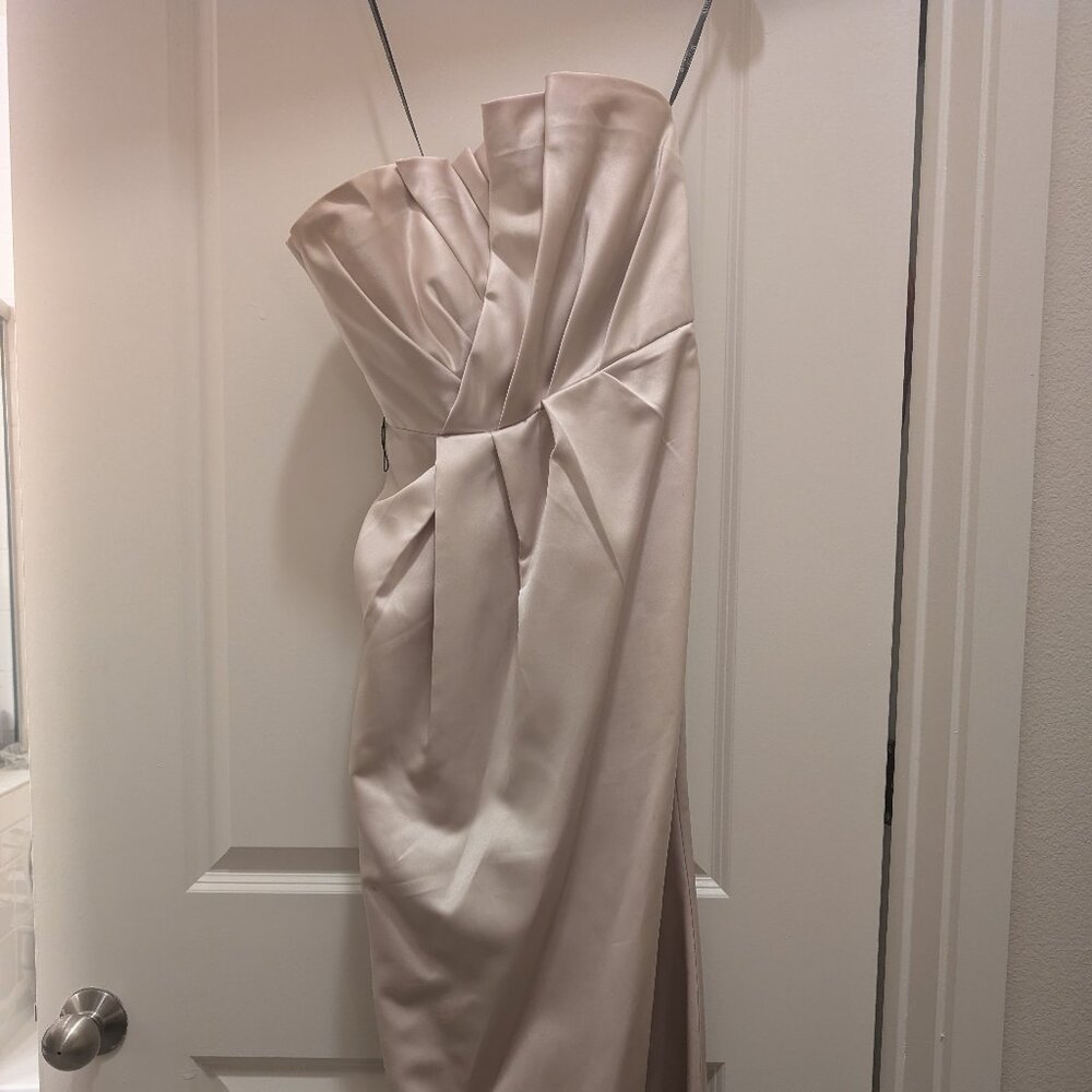 Bridesmaid, Vera Wang, Cream colored formal